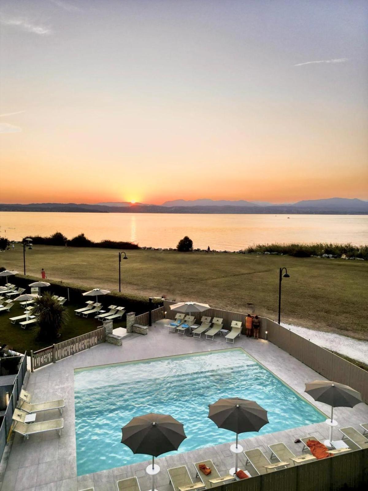 Appartamenti Residence Tulipano ซีร์มิโอเน ภายนอก รูปภาพ