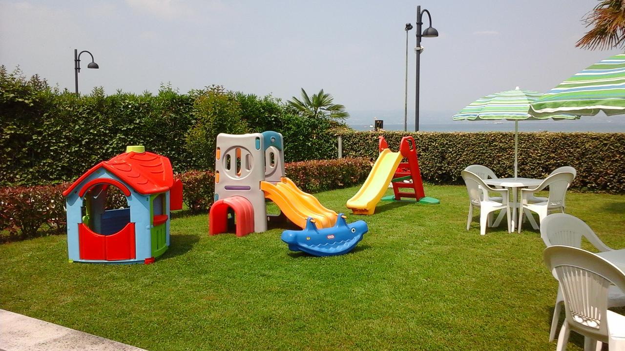 Appartamenti Residence Tulipano ซีร์มิโอเน ภายนอก รูปภาพ