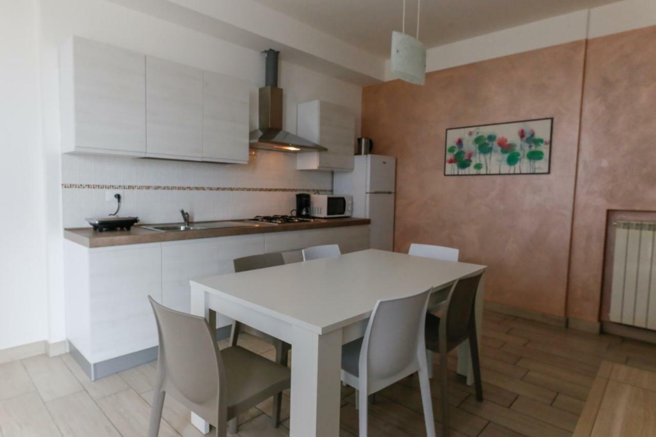 Appartamenti Residence Tulipano ซีร์มิโอเน ภายนอก รูปภาพ