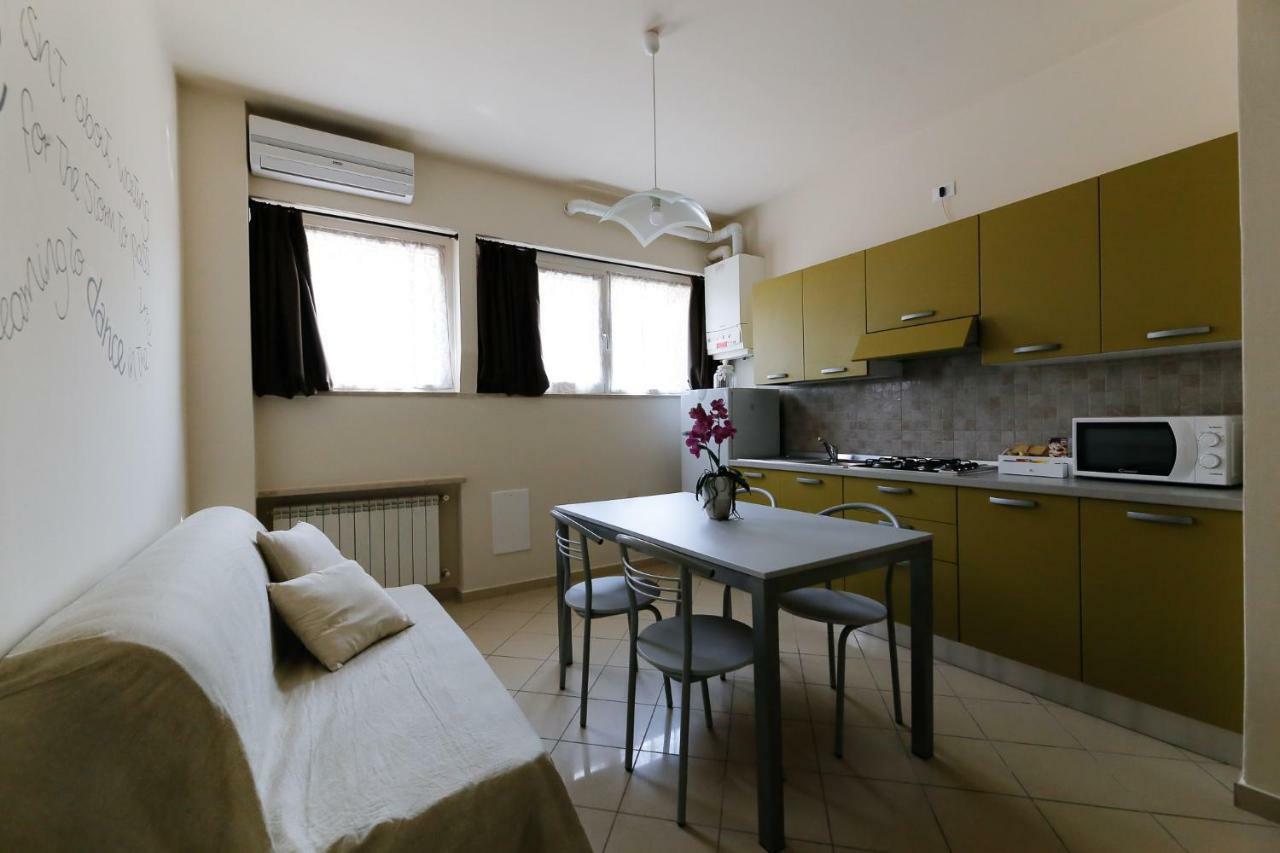 Appartamenti Residence Tulipano ซีร์มิโอเน ภายนอก รูปภาพ