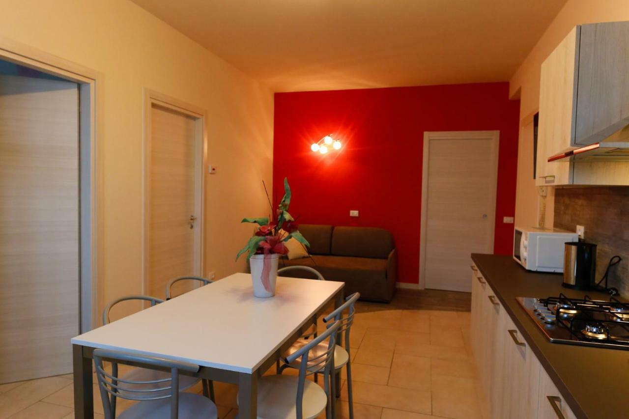 Appartamenti Residence Tulipano ซีร์มิโอเน ภายนอก รูปภาพ