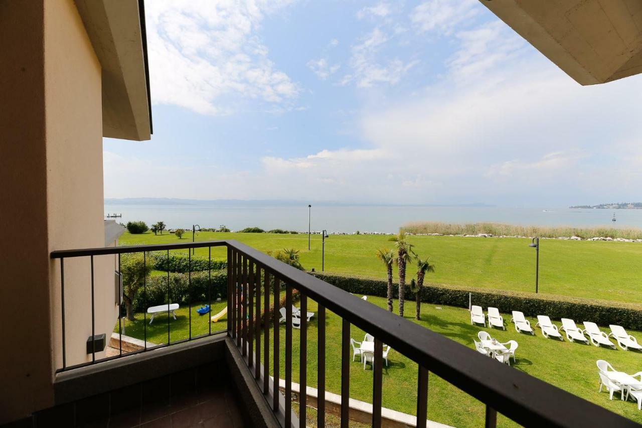 Appartamenti Residence Tulipano ซีร์มิโอเน ภายนอก รูปภาพ